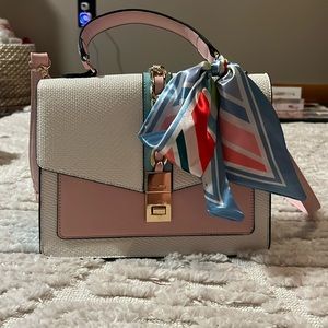 adorable aldo purse!